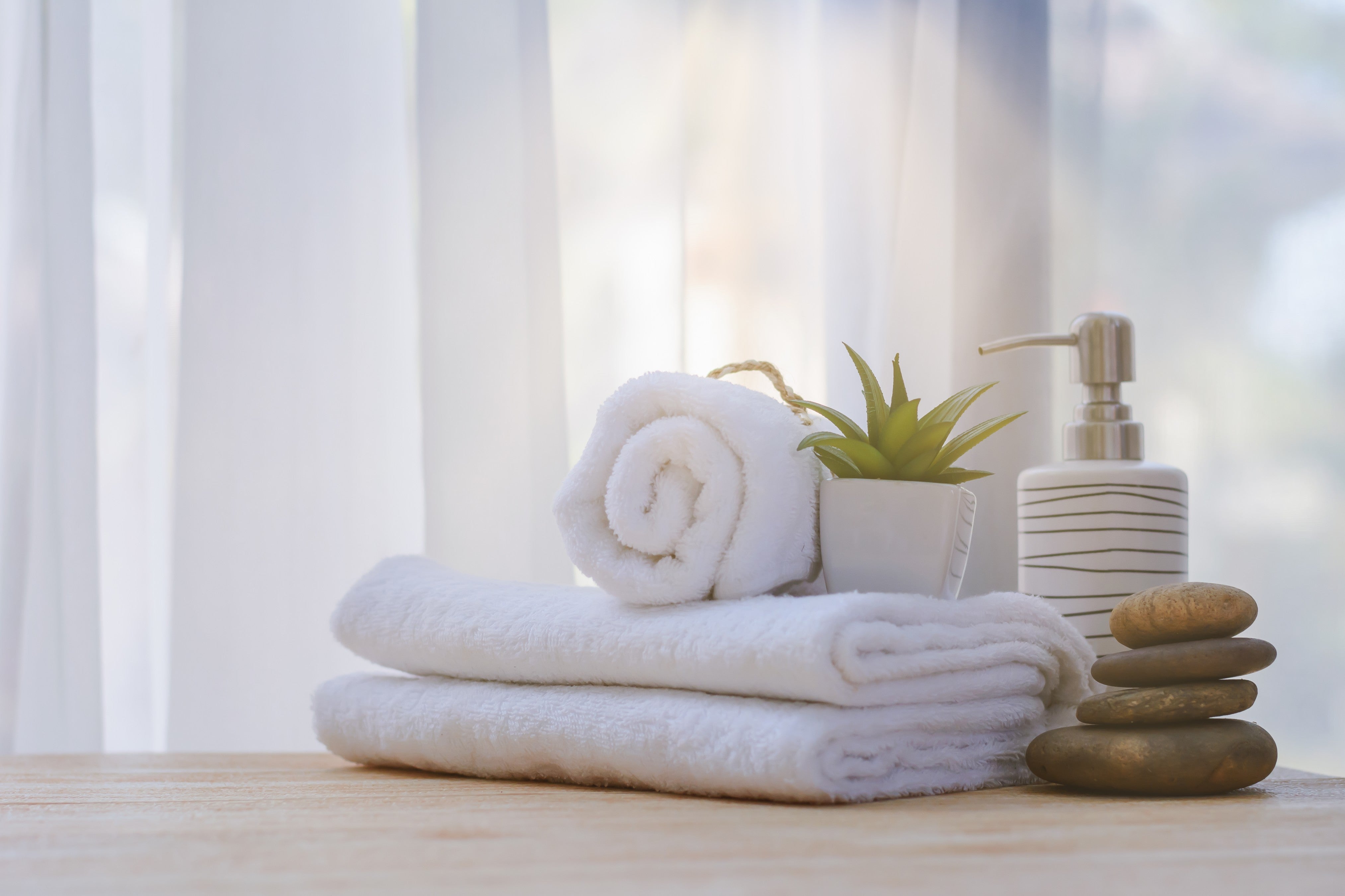 Transform Your Bathroom into a Spa: A Bath Linen Buying Guide 