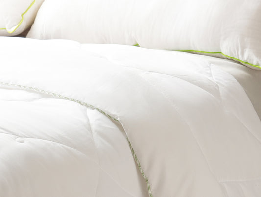 Solid White Polyester Double Quilt / AC Comforter - Bamboo Soft By Spaces